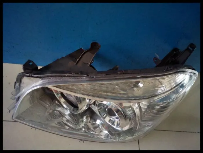 Фара в сборе Qirun для Toyota RAV4 2005-2008 |
