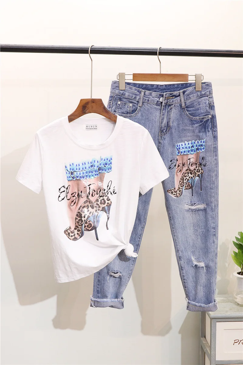 Женская футболка с блестками ALPHALMODA на высоких каблуках короткими рукавами и
