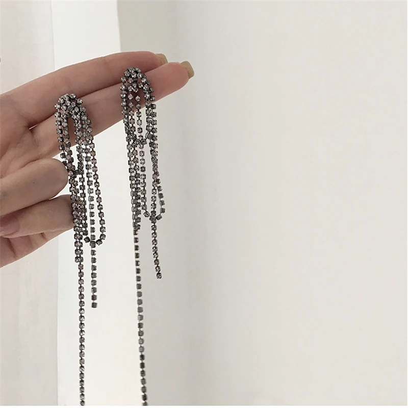 

Timeless Wonder New Glam Rhinestone Tassel Stud Earrings for Women Long Earring Party Korean Top Gun Black Amazing INS 1567