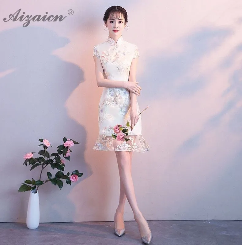 Primavera flor bordado Cheongsam corto Slim Qi Pao las mujeres vestido chino 2019, китайский, Восточный, винтажный стиль, vestido Qipao