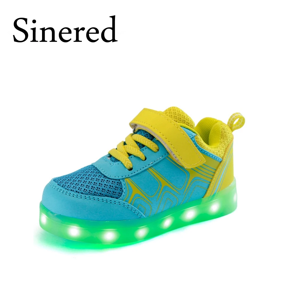 Детские кроссовки хелло китти. Кроссовки для мальчиков. Kalenji кроссовки женские декатлон. Хилисы для девочек с 4 колесами валберис. Спортмастер кроссовки детские.