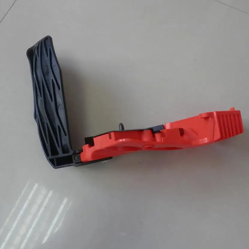 G2500 CHAIN SPROKET COVER ZENOAH 25CC CHAINSAW 2