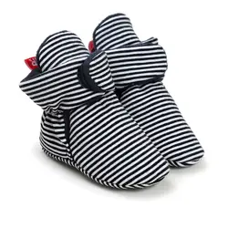 Унисекс для новорожденных Cozie из искусственного флиса Bootie зимние теплые Детская кроватка для новорожденных обувь классические тапочки