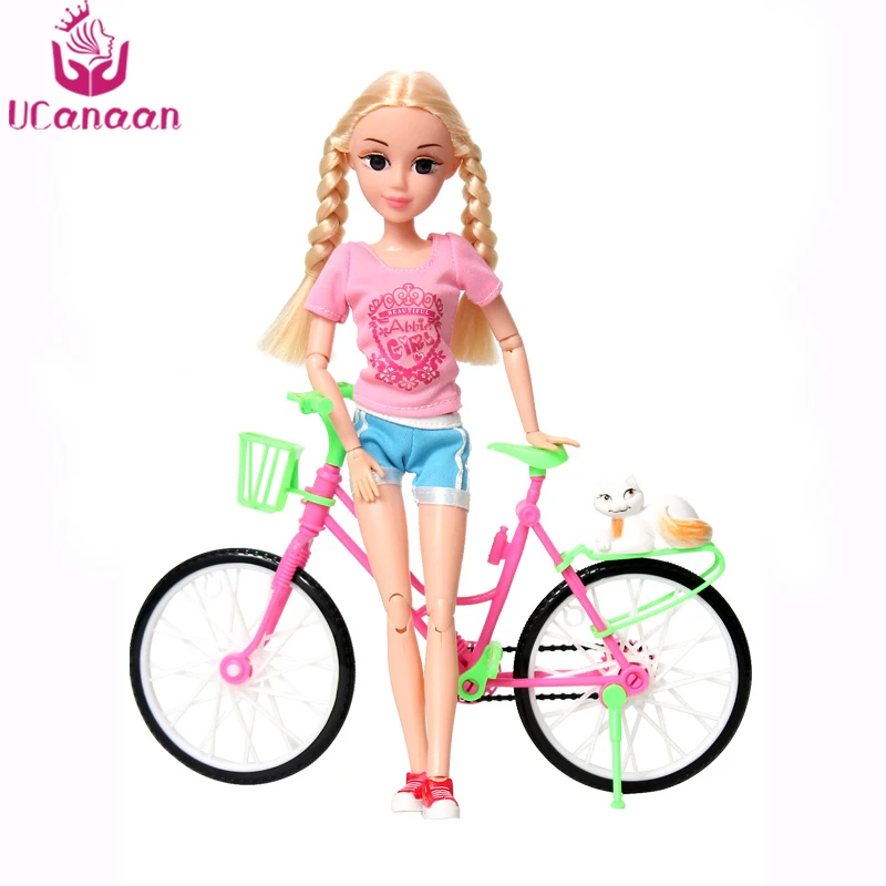 Never Grow Up: A Mom's Guide to Dolls and More: Madame ...
