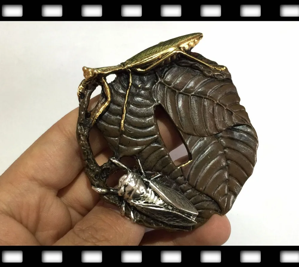 

Japan samurai sword accessories copper tsuba @24-Mantis Catch Cicada