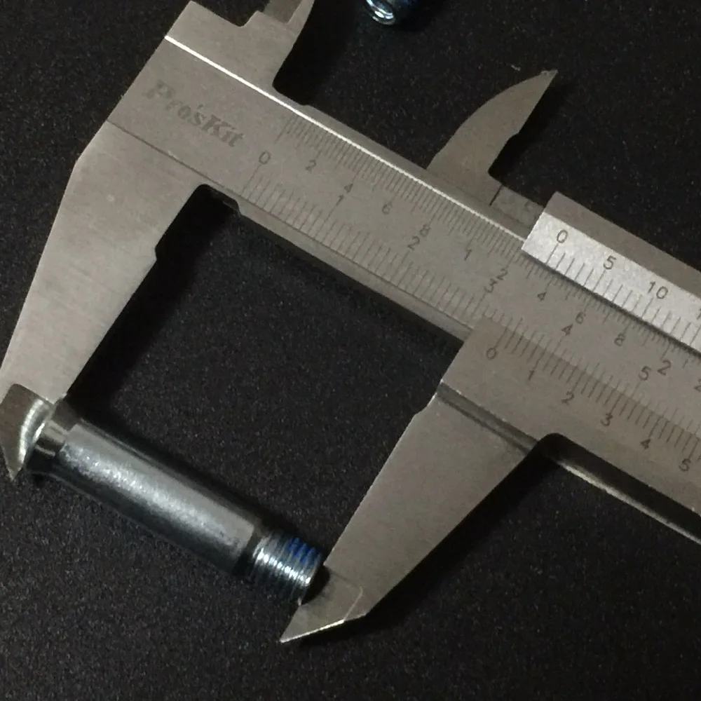 8 قطع مضمنة الأسطوانة تزلج المحاور (8 ملليمتر * 10 ملليمتر ، طول 35 ملليمتر 38 ملليمتر) الزلاجات شفرات مسامير تزلج أحذية تزلج عجلة البراغي tornillo