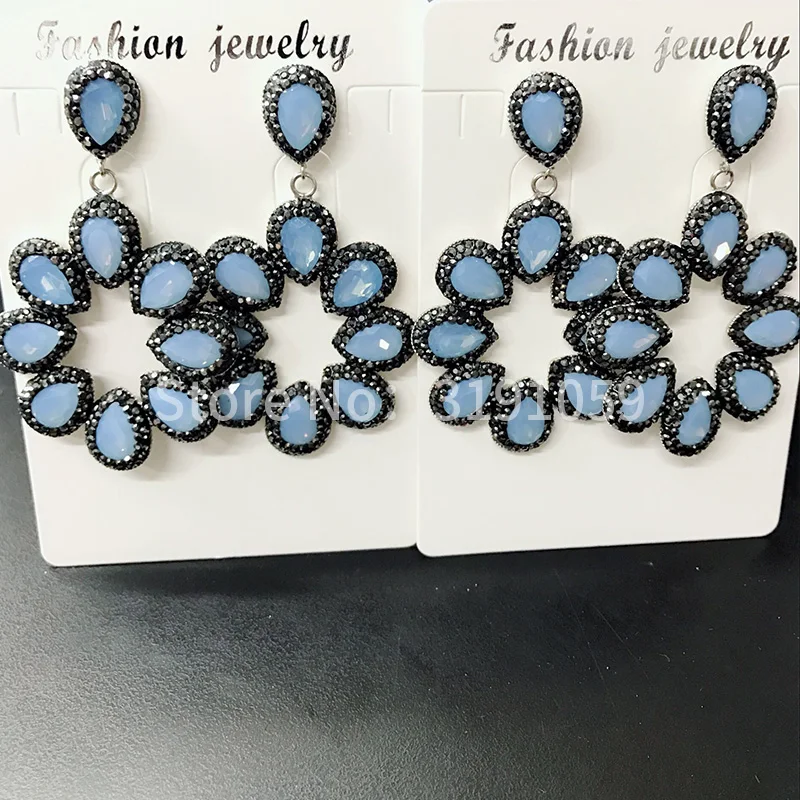 

European and American fashion vintage crystal earrings with lavish and exaggerated hollowed-out flowers