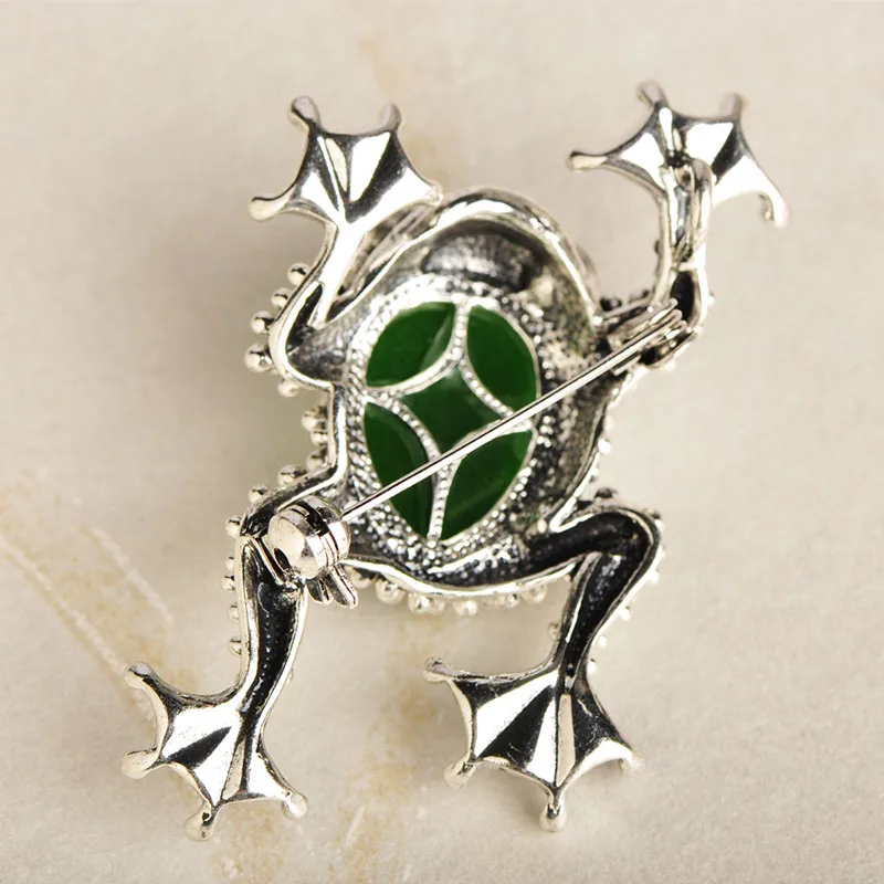 Blucome Vintage Green Frog Brooch For Women Kids Men Suit Hats Accessories Scarf Buckles Antique Silver Color Clips Jewelry Pins