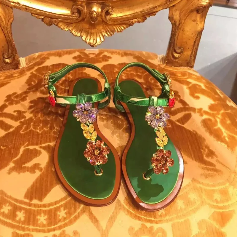 

Hot Summer Shoes Woman Ethnic Thong Crystal Sandals Designer Woman Flats Ankle Strap Mrtal Decor Beach Sandals Vacation Slides