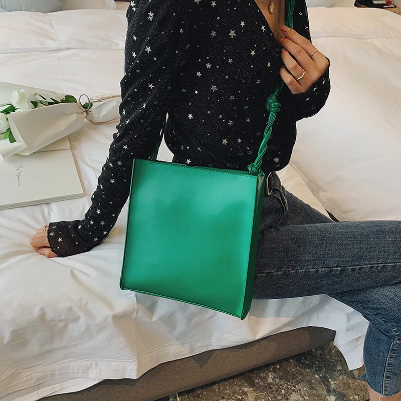 

New 2019 Factory Outlet Women Bucket Square Bag Portable Cross-body Large-capacity Single-shoulder Bag Retro Buckle