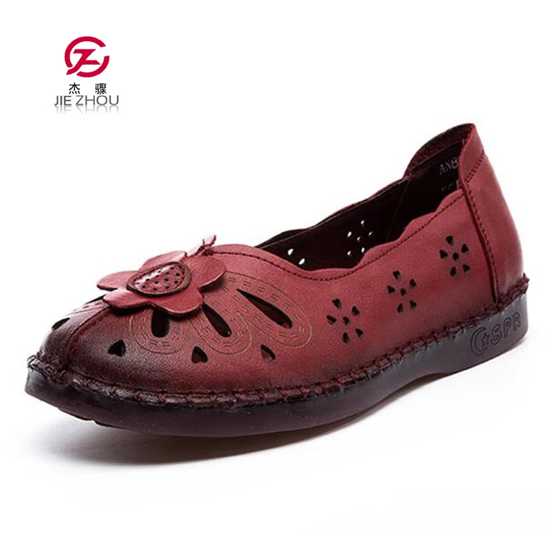 

Women's Sandals Summer Genuine Leather Soft bottom Comfortable Mom Shoe Sandals Hollow Breathable Flat Sandals Retro Women shoes