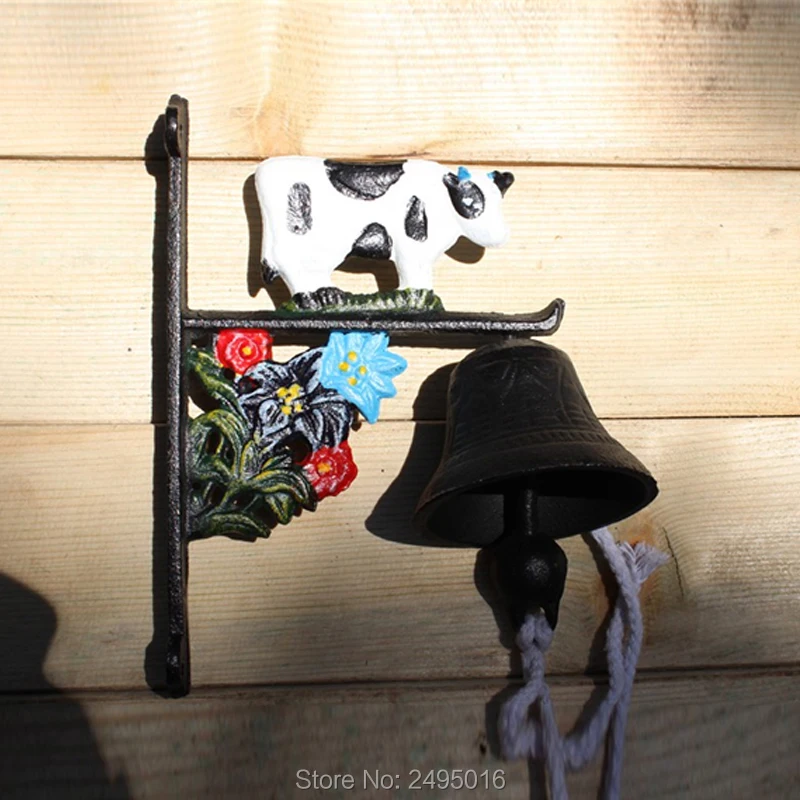 

Cows Shape Cast Iron Bell Wall Mount Welcome Bell Metal Dinner Door Bell Handmade Creative Craft for Home Store Gate Decor Good