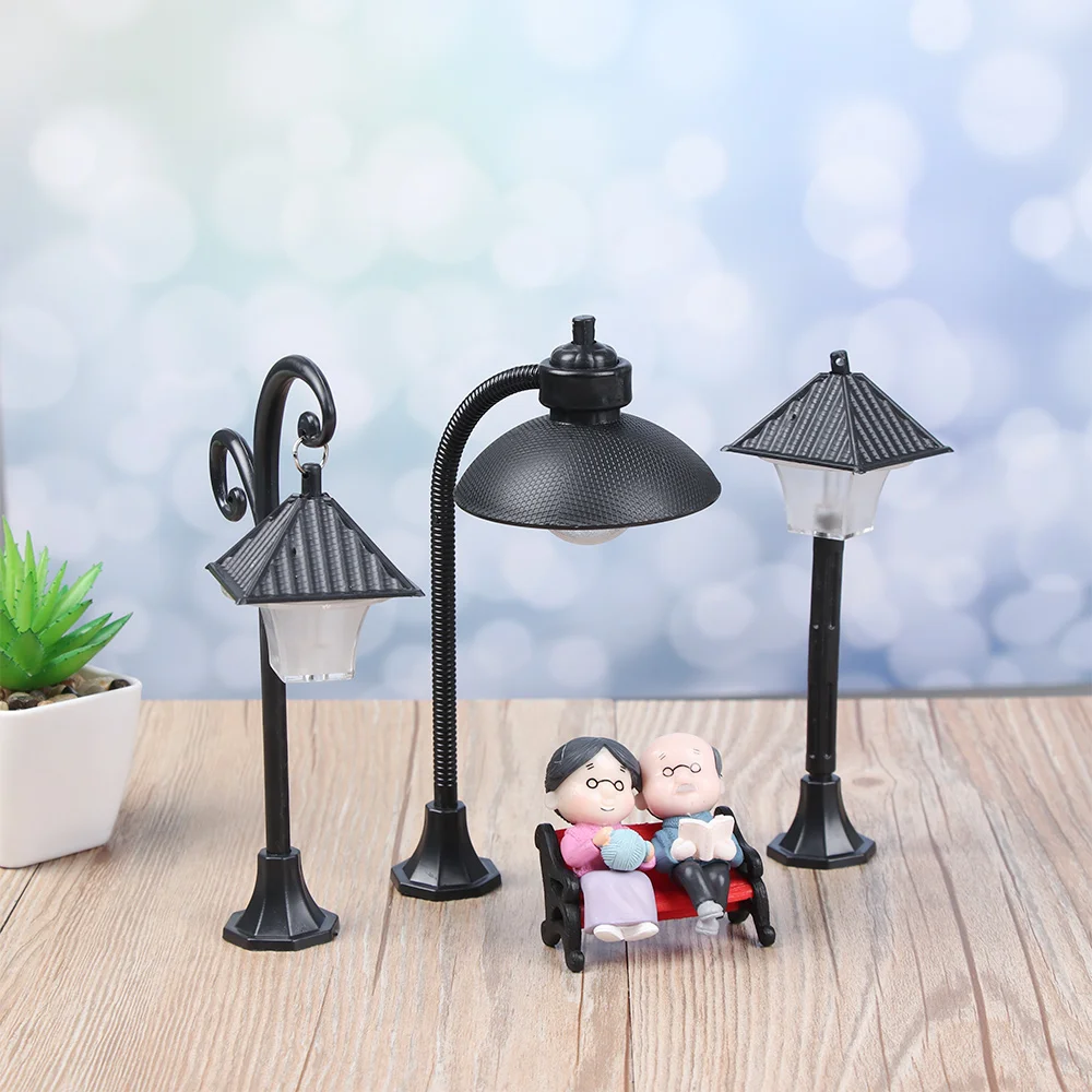 

1PC Bonsai Ornament Street Lamp Figurine Streetlight Miniatures Road Resin Craft Home Decor Micro Landscape Light Model