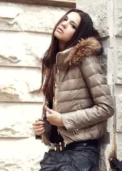 Новинка зимы из модного кожзаменителя утка Подпушка стеганая куртка Для женщин тонкий утолщение короткие теплые Тренч с капюшоном хаки