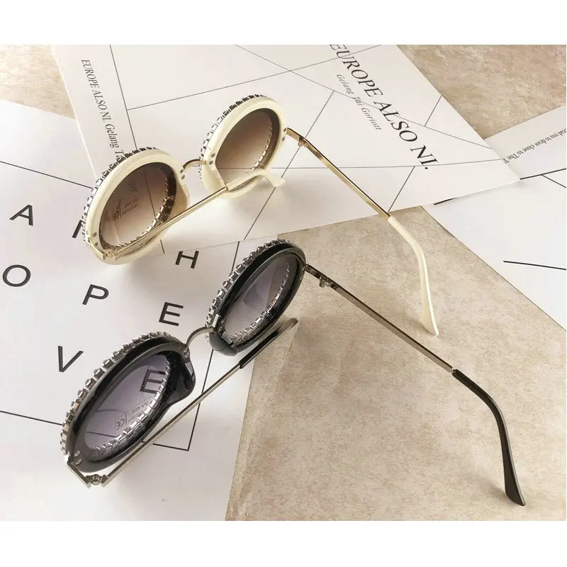 Круглых бриллиантов роскошные солнцезащитные очки Для мужчин Для женщин Модные оттенки UV400 Винтаж очки блестящие солнцезащитные очки для отдыха с коробкой FML