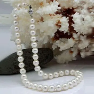 

Exquisite 9-10MM White Akoya Pearl Necklace AAA 17