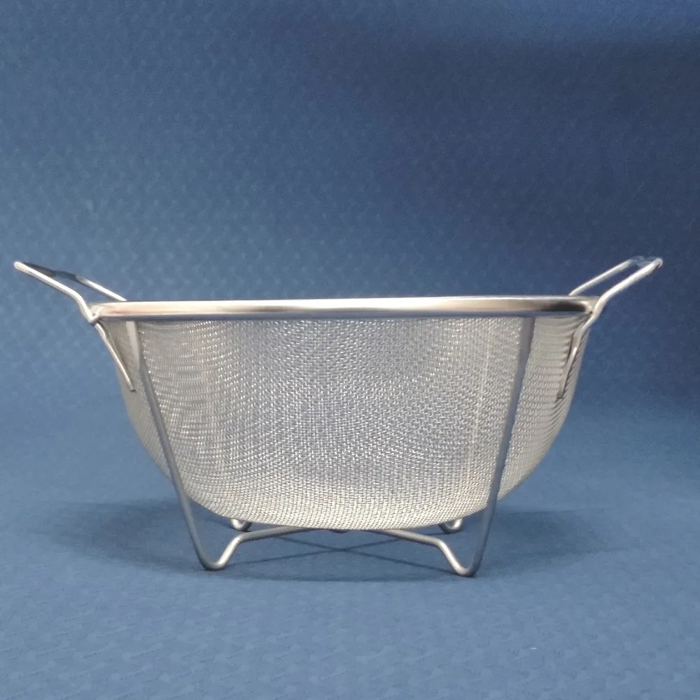 

Supreme Stainless Steel Perforated Colander with Handle and Base (00290)