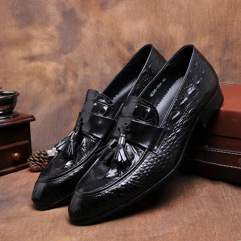 Модные черные/коричневые летние лоферы; обувь для выпускного вечера; Мужские модельные туфли; повседневная обувь из натуральной кожи; мужские свадебные туфли с кисточками
