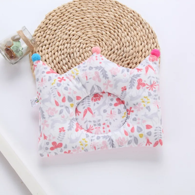 Детская голова форменная Подушка для новорожденных дышащая 3D защита головы коврик для малышей кормящих корона в форме спального места