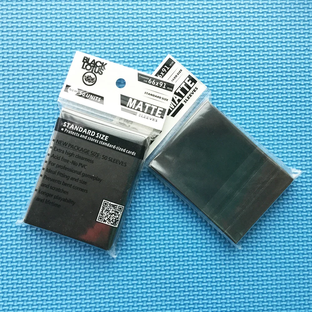 100 шт/партия розовый рукав матовый конверт для карт MGT карты протектор для TCG торговая карточная игра карты щит рукава 66x91 мм - Цвет: Черный