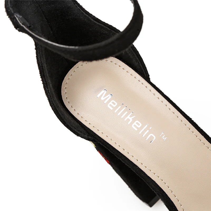 Для женщин летние Фетиш на высоком каблуке 11 см мохнатые сандалии женские туфли-лодочки с ремешком на женский ремень вышивать цветок Роскошные Блок каблуки обувь
