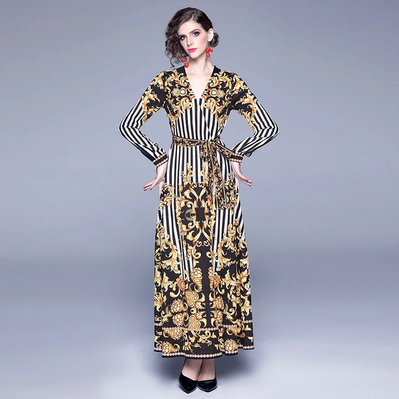 

2019 new large swing dress V-neck long-sleeved Baroque printed lace dress