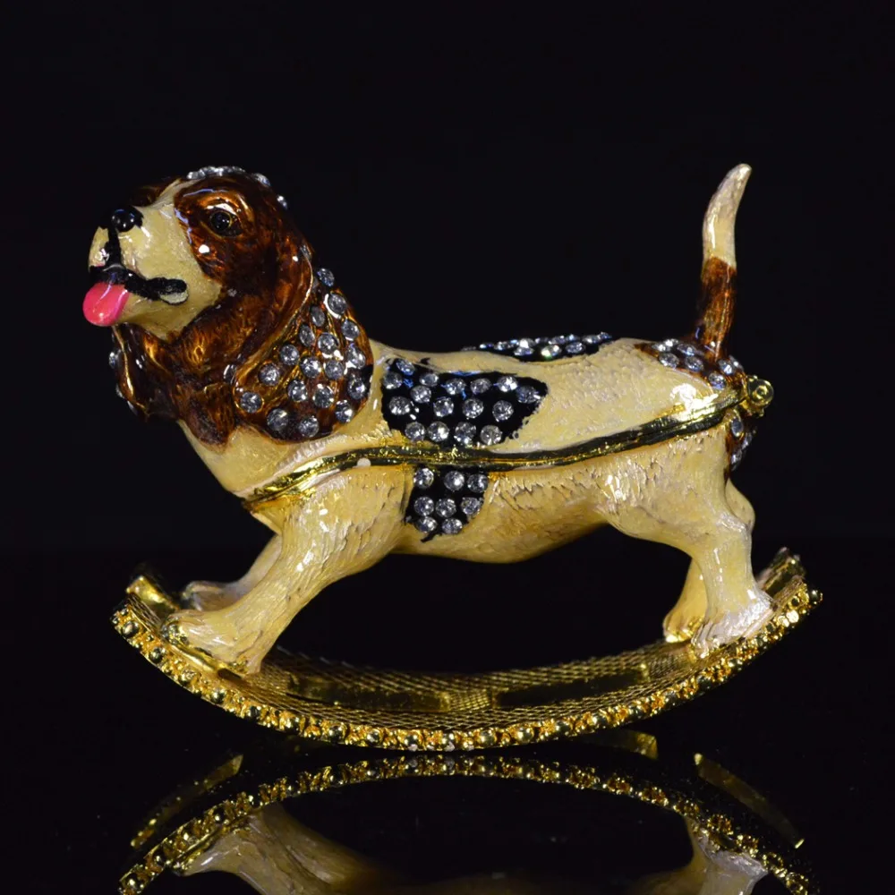 год белой металлической собаки