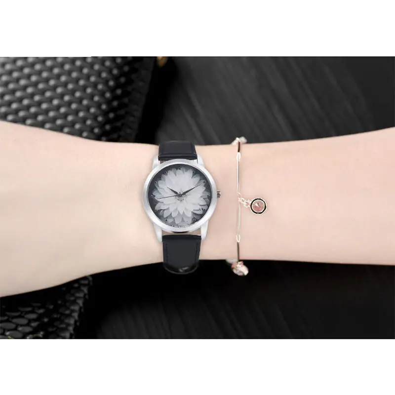 

NewWomen Leather Strap Analog Vogue Quartz Wristwatch Lotus Flower Pattern Watch