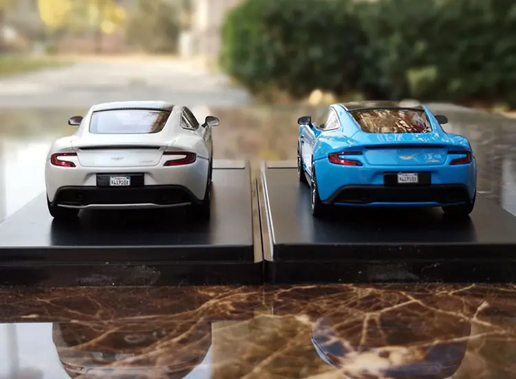 Оригинальные заводские 1:43 Vanquish Aston Martin, автомобильные игрушки из сплава для детей, литая модель автомобиля, подарок на день рождения