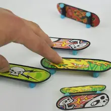 2pcs/lot Mini Finger Skateboard Fingerboard For Alloy Stents Scrub Finger Scooter Skate Boarding Classic Game Boys Toys