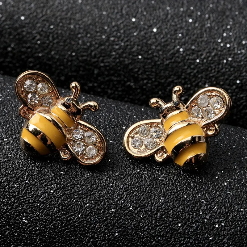 Bee Collar Pins4