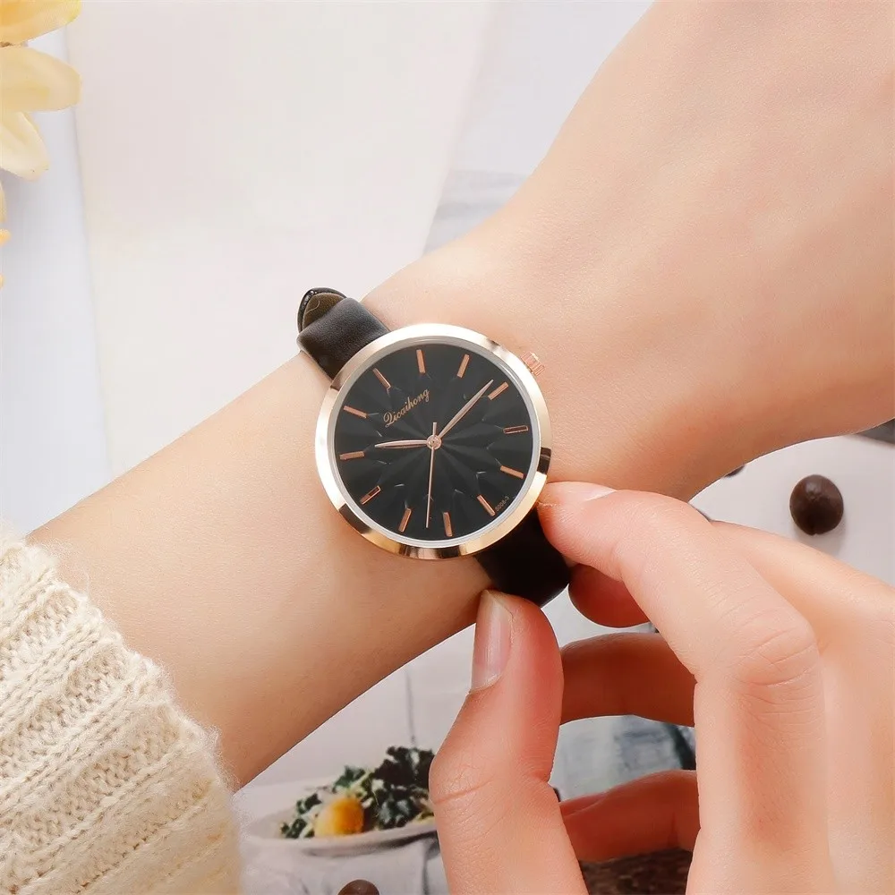 Роскошные часы для женщин кожа Модный кожаный браслет Аналоговые Кварцевые
