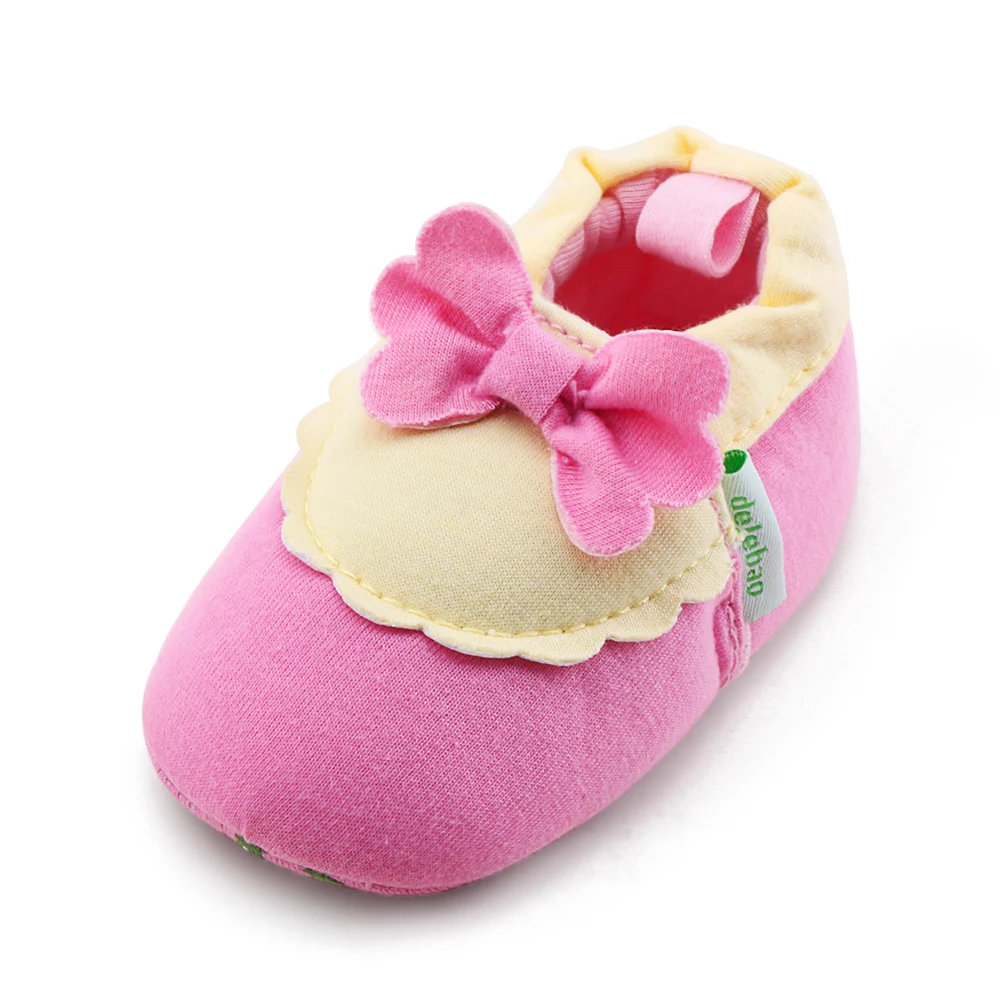 Delebao мягкая подошва новорожденная Детская Обувь Розовая бабочка-узел Слип-на хлопковой ткани мелкая малыши девочка обувь первые ходунки