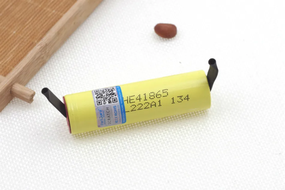 

VariCore New Original HE4 2500mAh Li-lon Battery 18650 3.7V Power Rechargeable batteries Max 20A,35A discharge + Nickel sheet