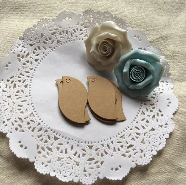 

50PCS Creative Hollow Heart Kraft Custom Clothing Label Tags leaf Etiquetas Para Ropa Good Quality Clothing Luggage Label Tags
