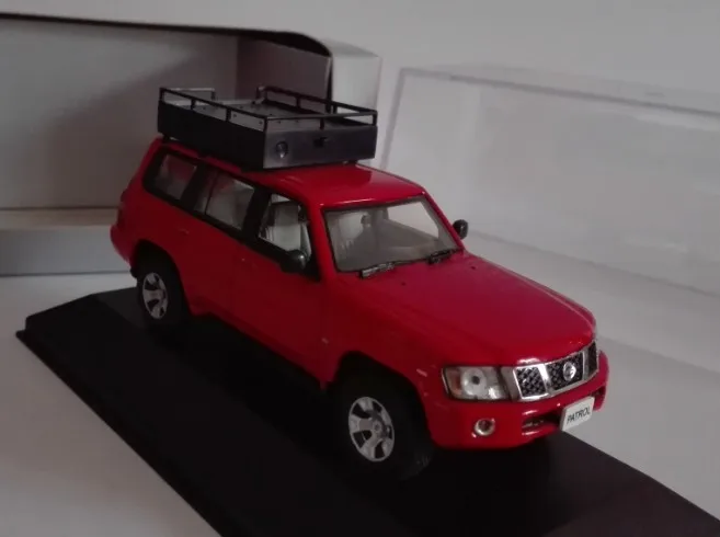 1:43 NISSAN PATROL красный сплав модель автомобиля литья под давлением металлические игрушки подарок на день рождения для детей мальчик другой