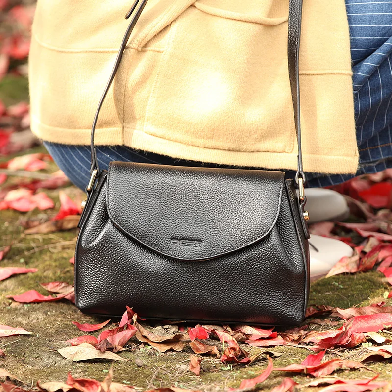

Easy to sell, easy to use, new top layer, cowhide, light shoulder shoulder bag.