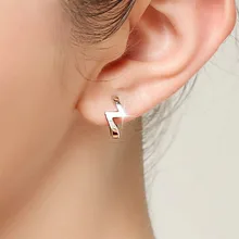 Новое поступление, модные простые серебряные женские серьги-гвоздики "Z", дизайнерские серьги для женщин, ювелирные изделия для ушей