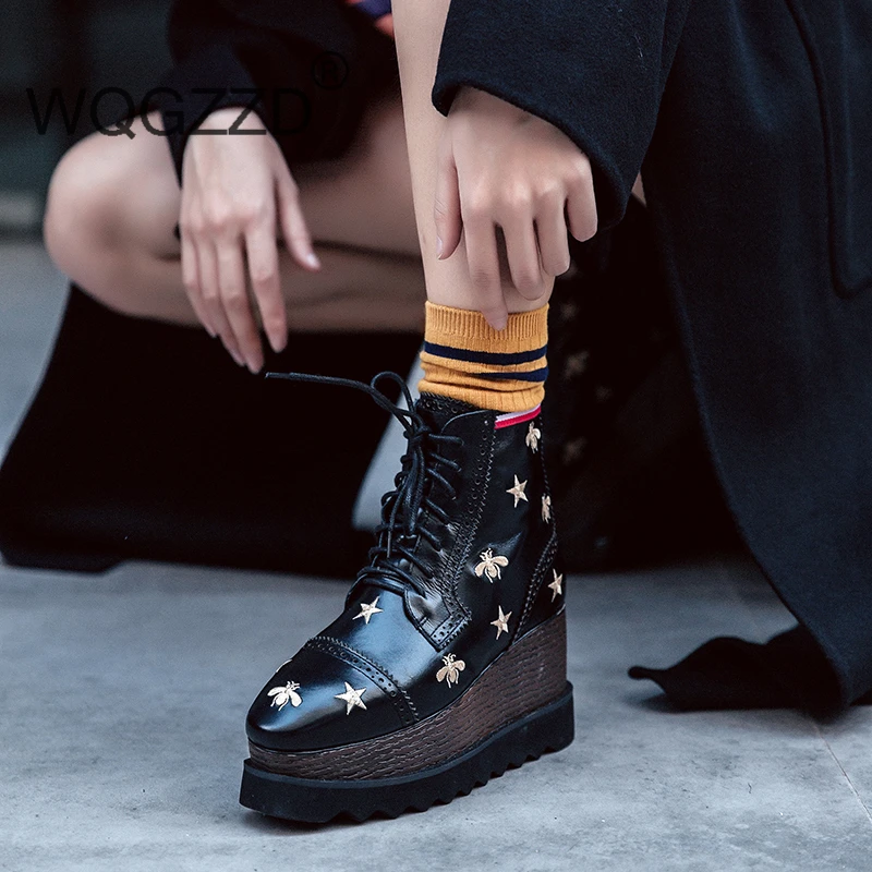 

Luxury brand flat platform winter shoes women ankle boots cow leather embroider high heels ankle boots women casual shoes mujer
