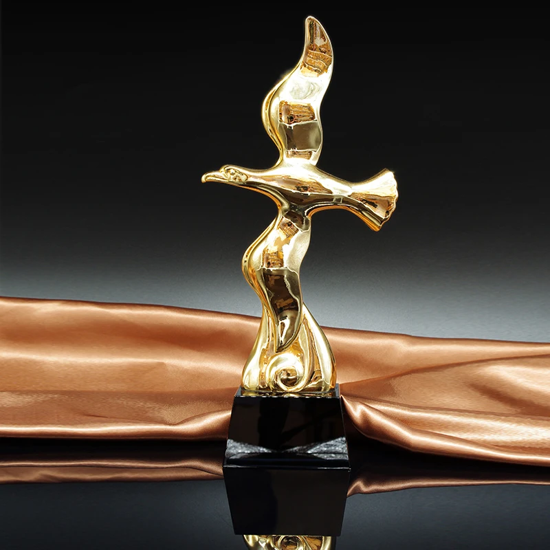 

MTOA0014 New Flying Bird Shaped Metal Trophy Sport Competition Award Cup Trophy Sport Souvenirs Track and Field Athletics Reward