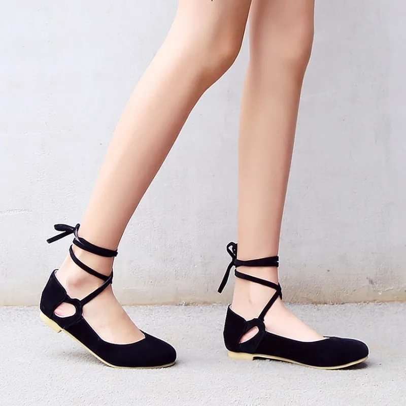 Весенне-осенняя Новая модная однотонная женская обувь из флока с круглым закрытым носком, на шнуровке, на плоской подошве, большие размеры 32-44