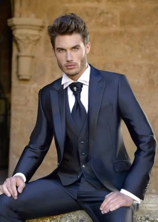 Top Selling New/. navy blue Men suits peaked Lapel men suits tuxedos custom groom suits three