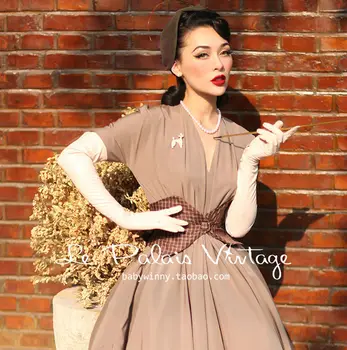 

FREE SHIPPING Le Palais Vintage autumn and winter limited edition retro classic fold V neck waist big swing dress