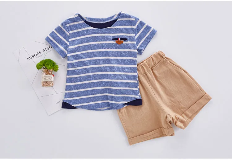 2018 новый летний хлопковый в полоску с короткими рукавами впитывающие Пот футболка удобные Шорты в прилив одинаковые комплекты для семьи