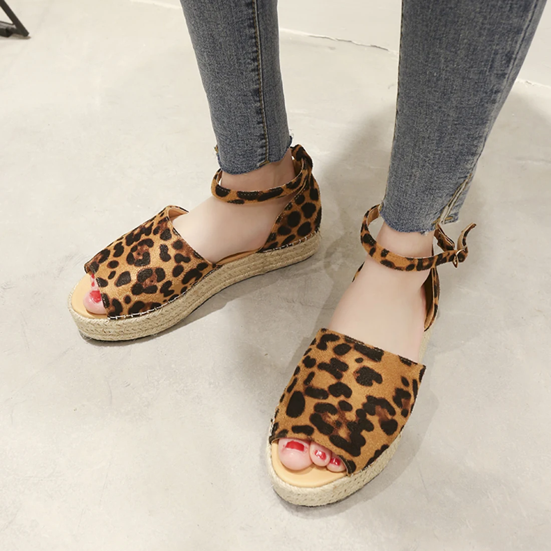 

Summer Beach Platform Sandals Women Rivet Leopard Sandals Women Buckle Strap Gladiator Ladies Sandals Casual Shoes Sandalias