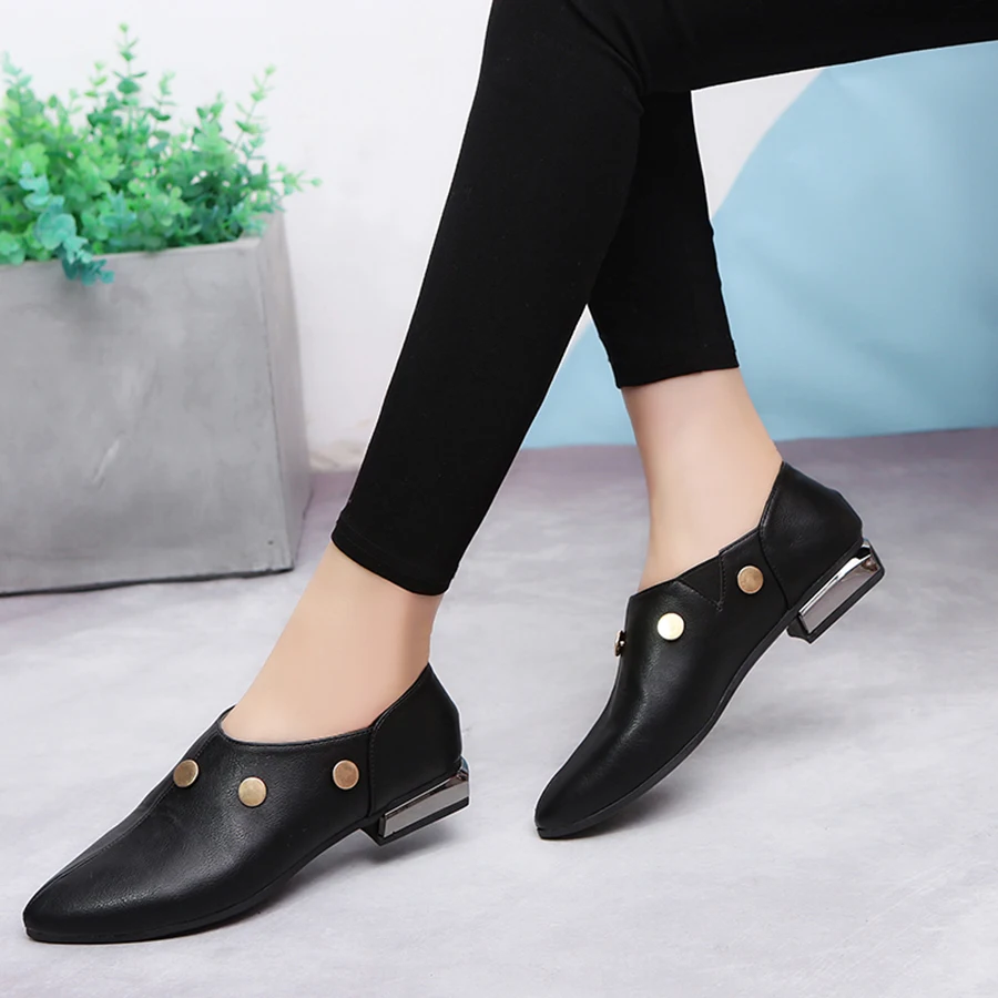 Mode En Metal L'europe Printemps Femme Lcizrong metal Cuir 3 Métal Hauts Catwalk Rivets Mujer metal Talons Rome Pompes forme Style Nouveau Plate Toe Chaussures Chain Femmes qFx5RxOX