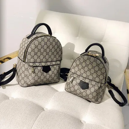 

2019 new ladies' handbag small fashion printed shoulder messenger.