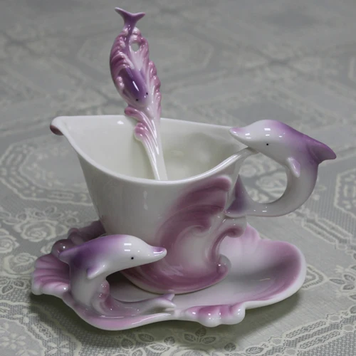 Цветная эмалированная кофейная кружка фарфоровый костюм креативные дельфины европейские кружки и чашки, чашка кофе+ диск+ Совок в подарок для друга - Цвет: Розовый