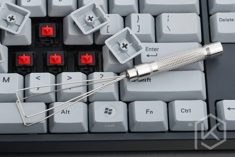 Как достать кейкап. Mechanical keyboard keycaps. сниматель кейкапов. металлические кнопки для клавиатуры. съемник для клавиатуры.