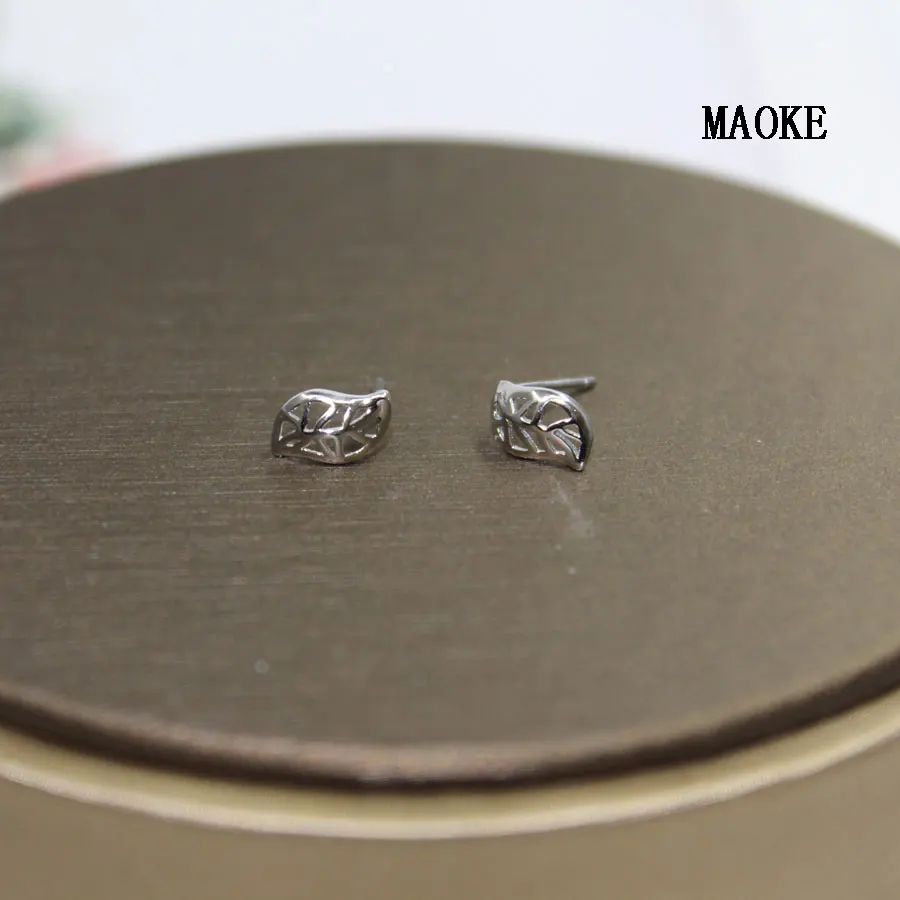 

Promotions S925 Sterile Silver Ear Studs Hollow Leaves Plain Simple Ear Decorations Earring Fashion Jewelry for Women's Gifts